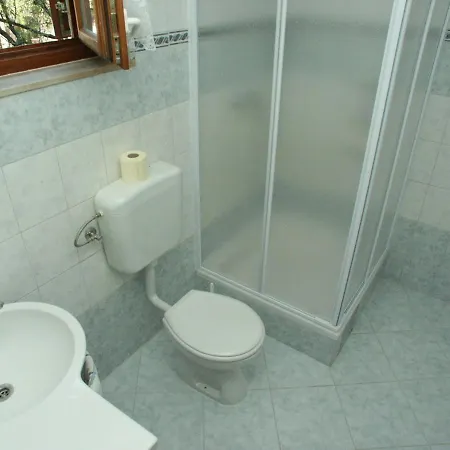 Apartments By The Sea Mavarstica, Ciovo - 2097 Apartman *